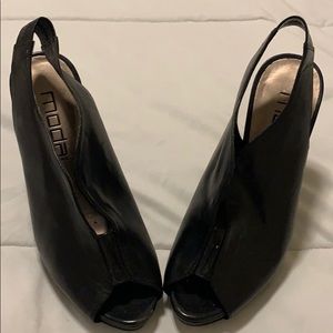 Sexy black ankle boots for the winter